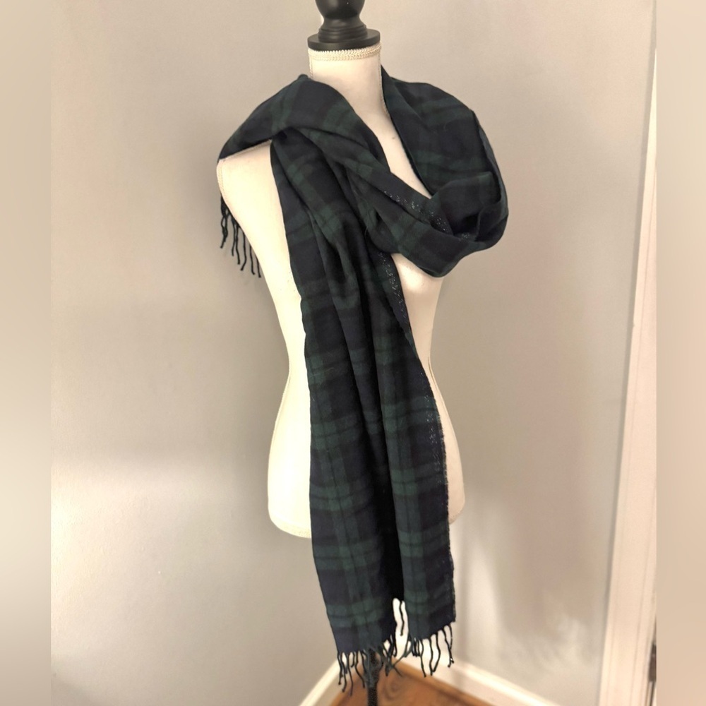 J.CREW Italian Wool Plaid Scarf. Navy & Green made in Italy
